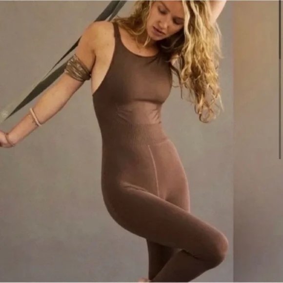 NEW Free People Good Karma High neck Workout Onsie Brown M/L - Picture 2 of 15
